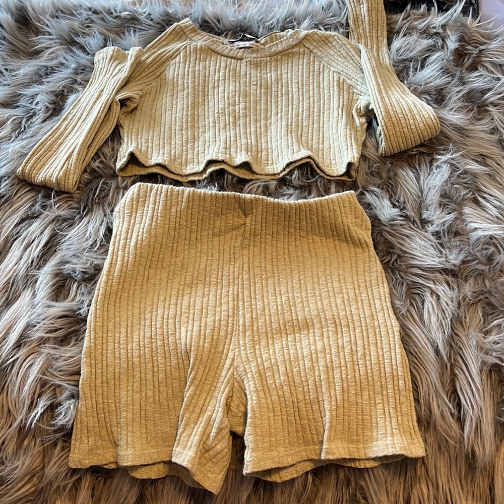 Sage green Urban outfitters knit set. Long sleeve& biker short. Size medium.
